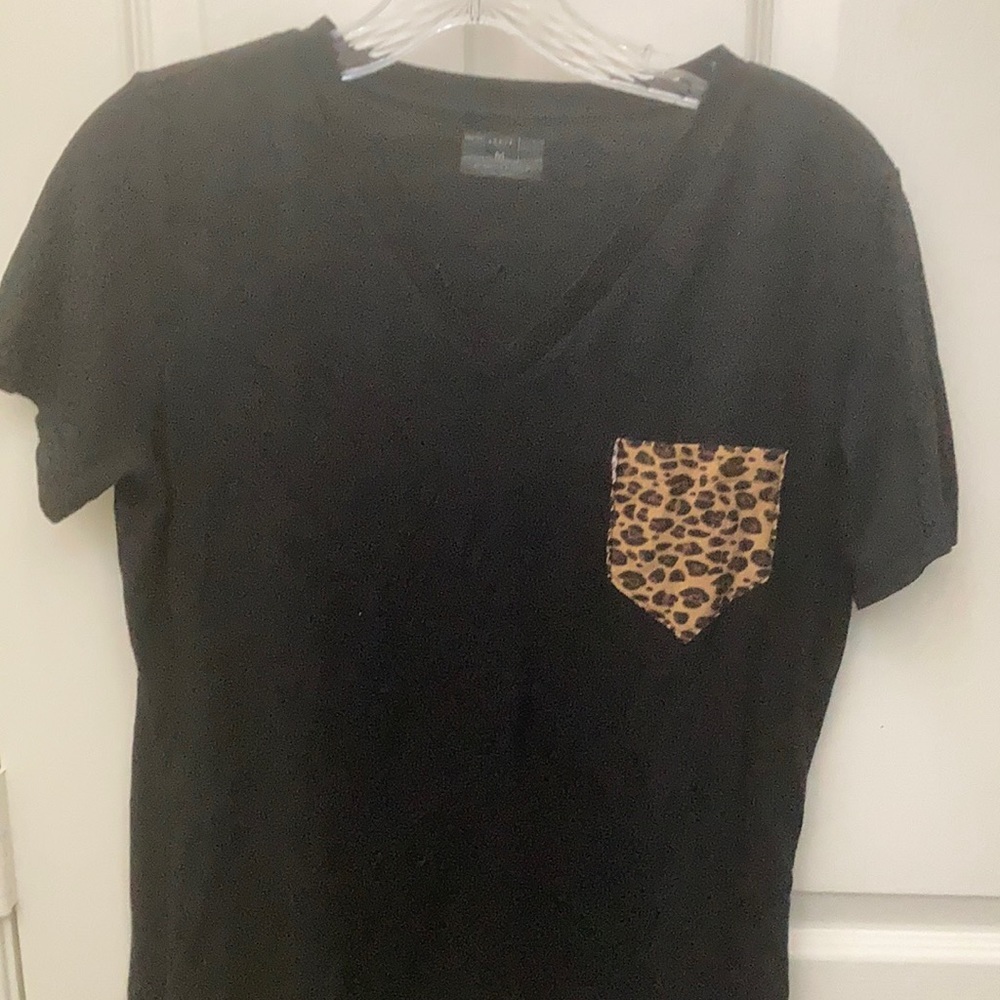 FINAL MARKDOWN Leopard print pocket tee medium